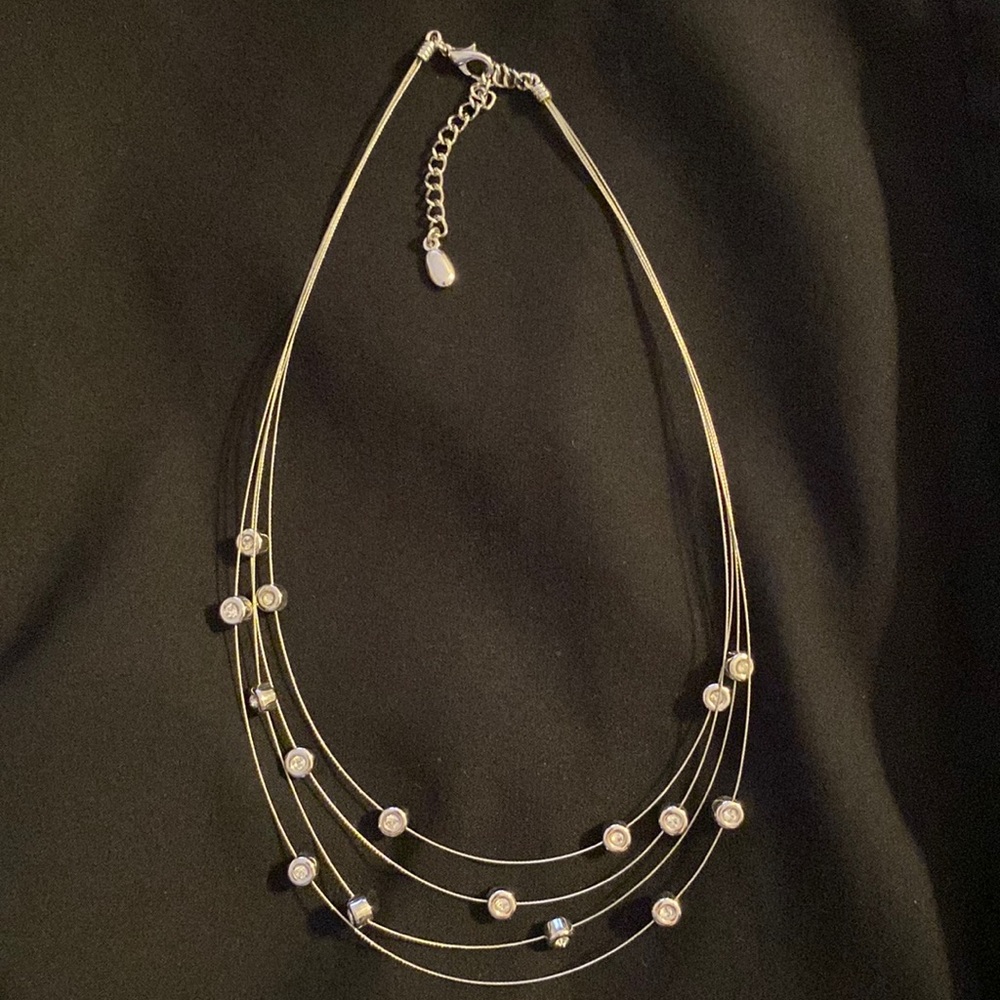 Layered pendant wire chain necklace